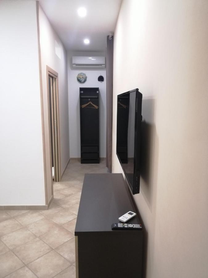 Ad Un Passo Dal Duomo "2" Apartman Nápoly Kültér fotó