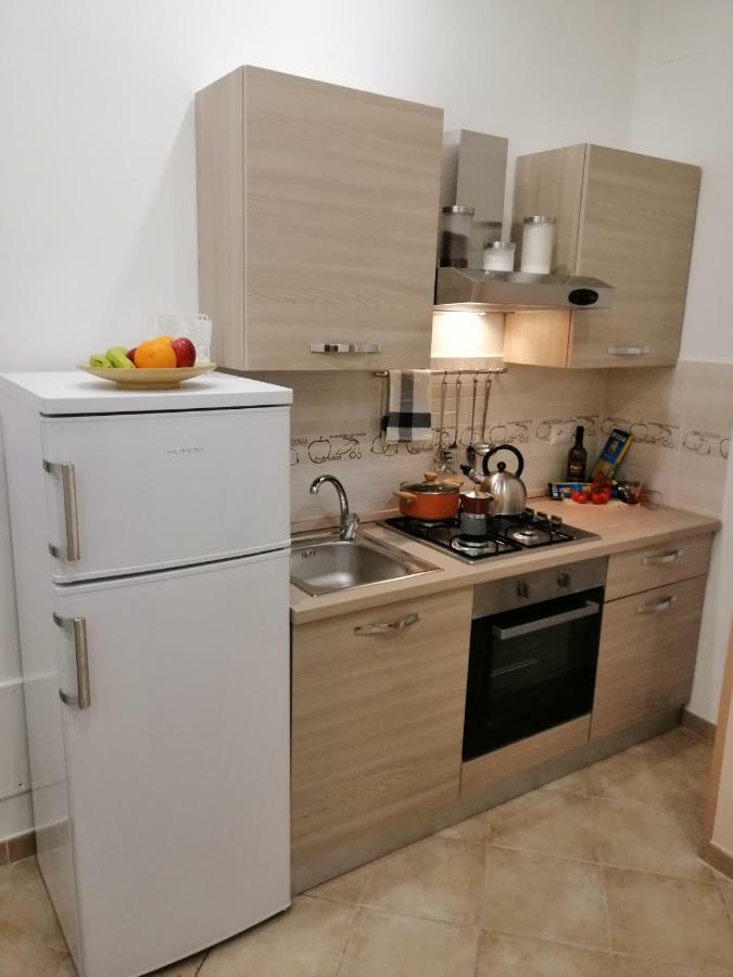 Ad Un Passo Dal Duomo "2" Apartman Nápoly Kültér fotó