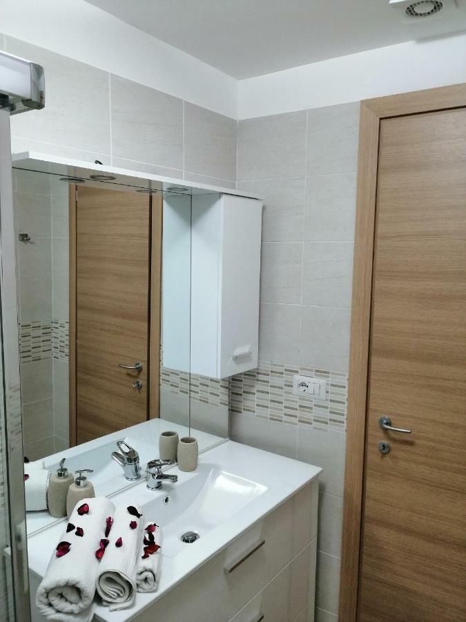 Ad Un Passo Dal Duomo "2" Apartman Nápoly Kültér fotó