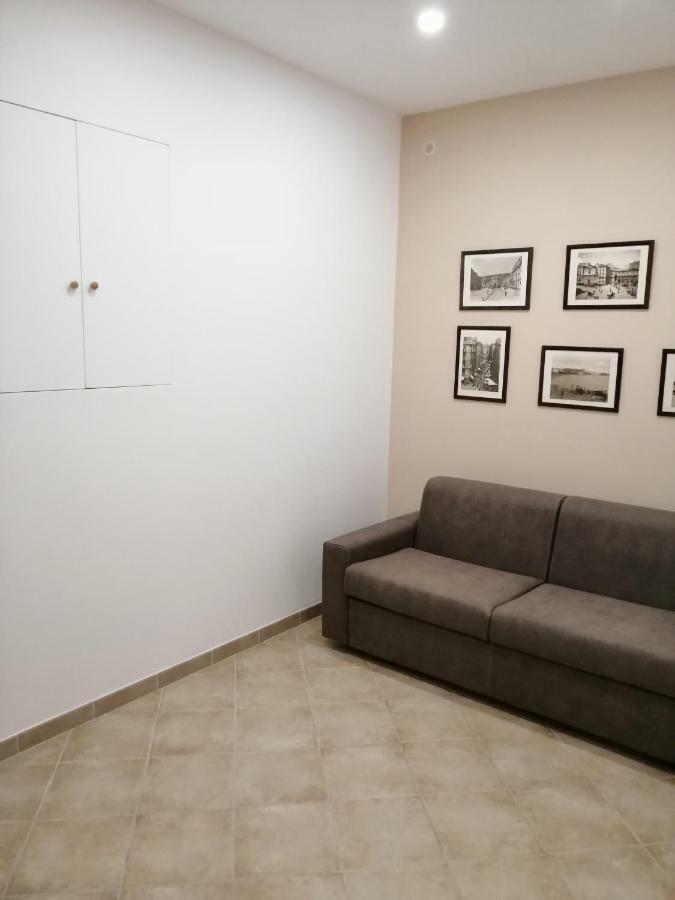 Ad Un Passo Dal Duomo "2" Apartman Nápoly Kültér fotó