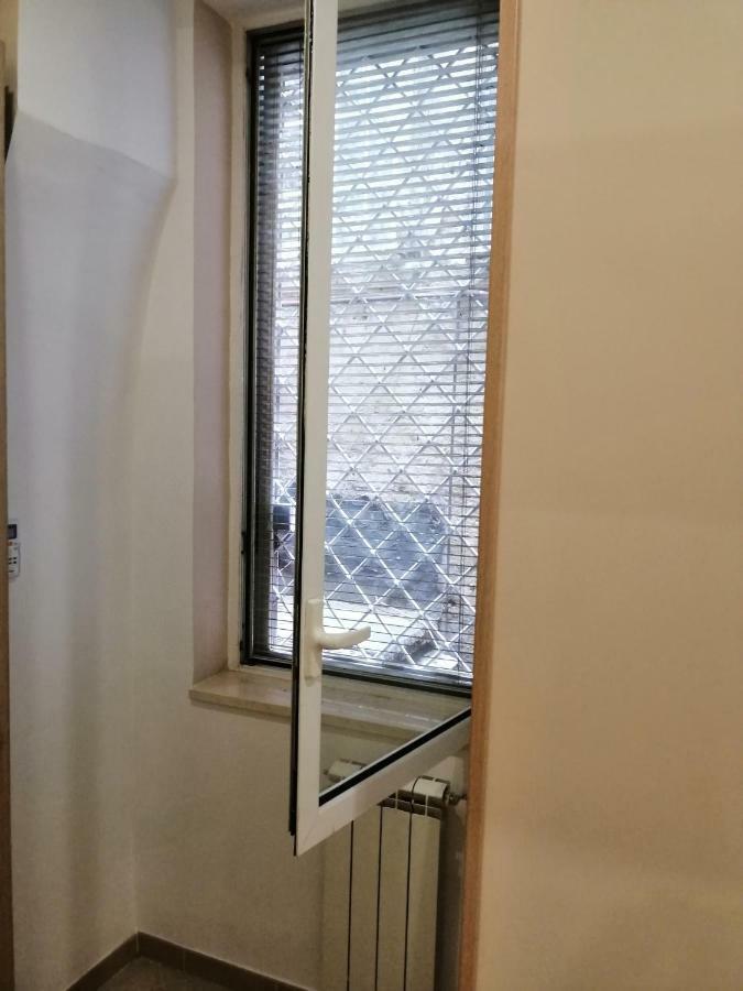Ad Un Passo Dal Duomo "2" Apartman Nápoly Kültér fotó