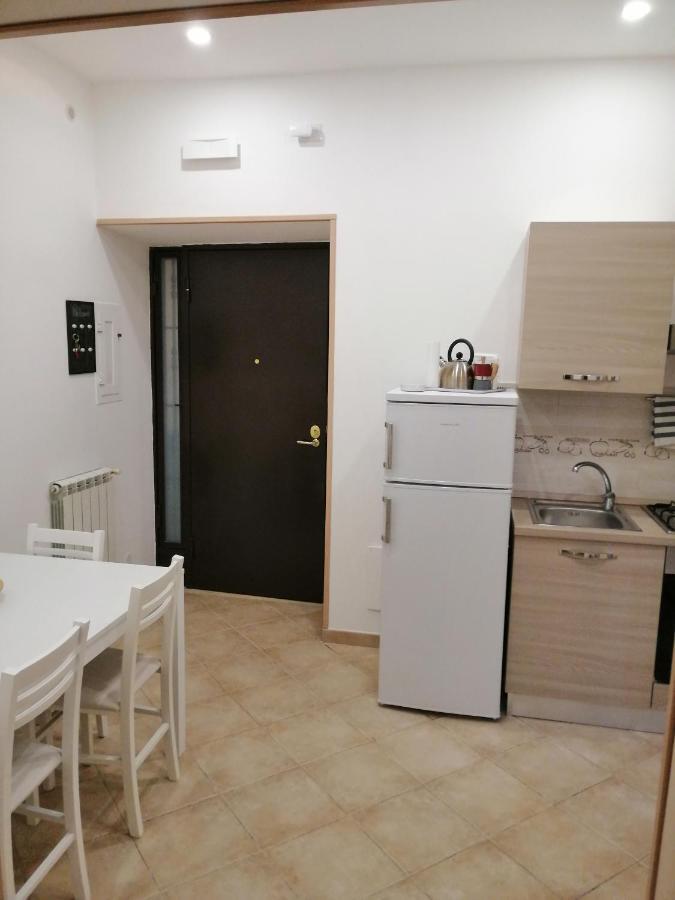 Ad Un Passo Dal Duomo "2" Apartman Nápoly Kültér fotó